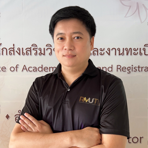 นาย ศักดิ์สิทธิ์ เป็งอินทร์